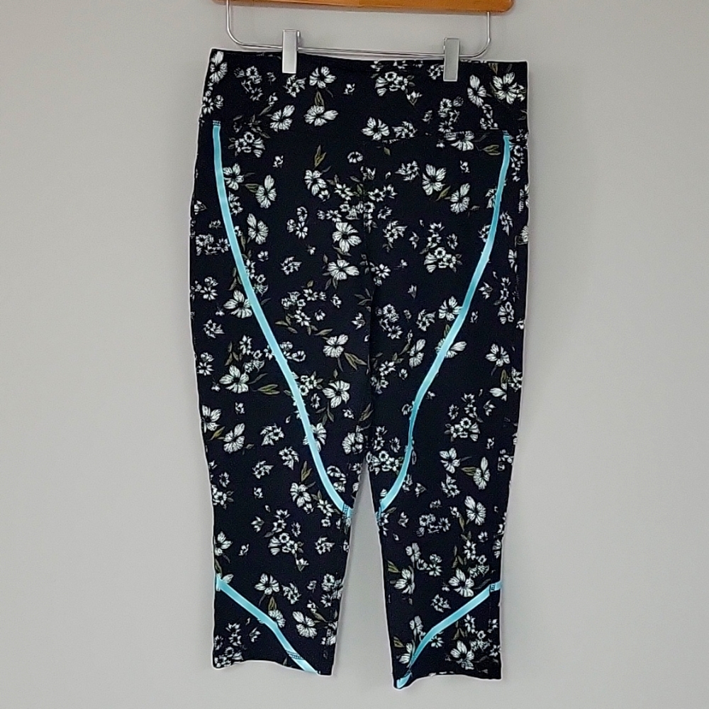 Askya Yoga Capri White flower pants with turquoise blue line design